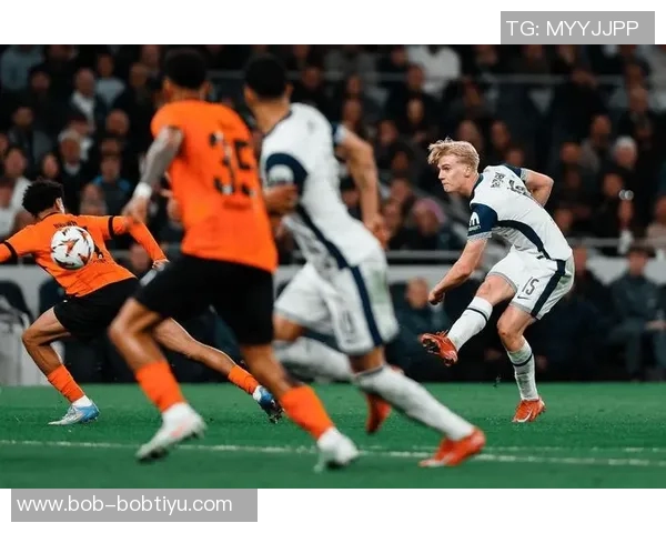 弗莱明精彩凌空端射助伯恩利首开纪录狼队陷入落后困境 弗莱明精彩凌空端射助伯恩利首开纪录狼队陷入落后困境