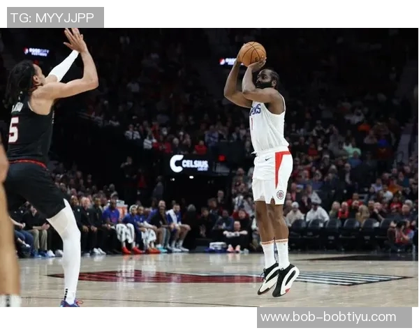 哈登失利归因投篮不准小卡认同称错失多次轻松得分机会 哈登失利归因投篮不准小卡认同称错失多次轻松得分机会