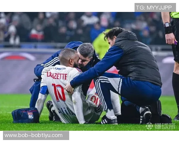 弗兰克透露小卡脚部受伤情况严重每天需接受多次治疗